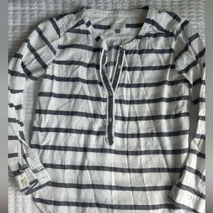 Loft light weight shirt size small